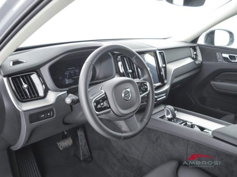 Volvo XC60 nuova a Perugia (8)