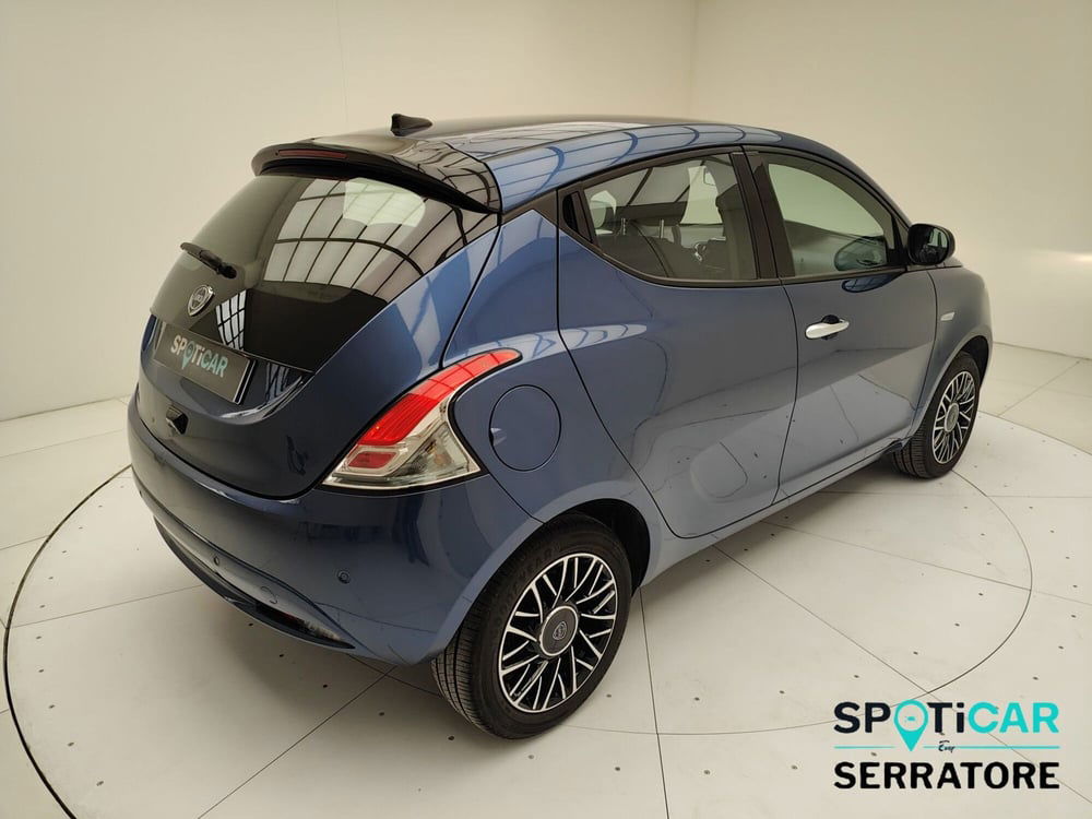 Lancia Ypsilon usata a Como (5)