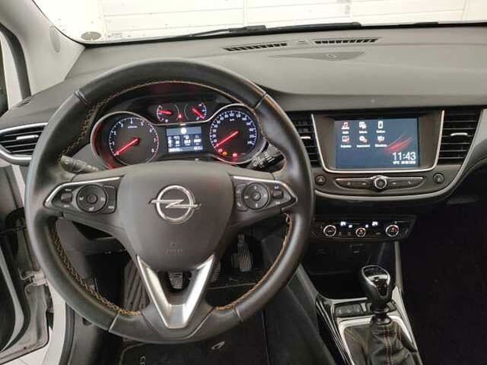 Opel Crossland X usata a Varese (11)