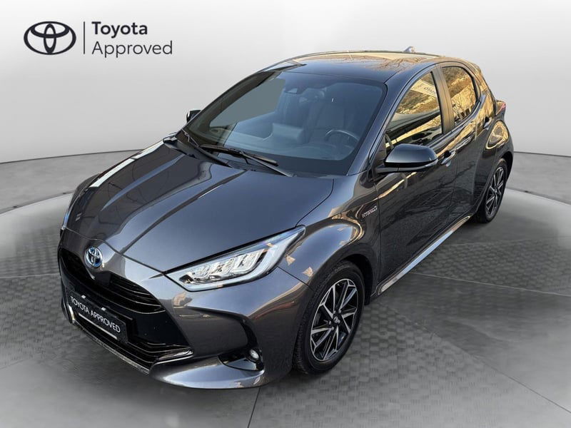 Toyota Yaris 1.5 Hybrid 5 porte Lounge del 2020 usata a Beregazzo con Figliaro