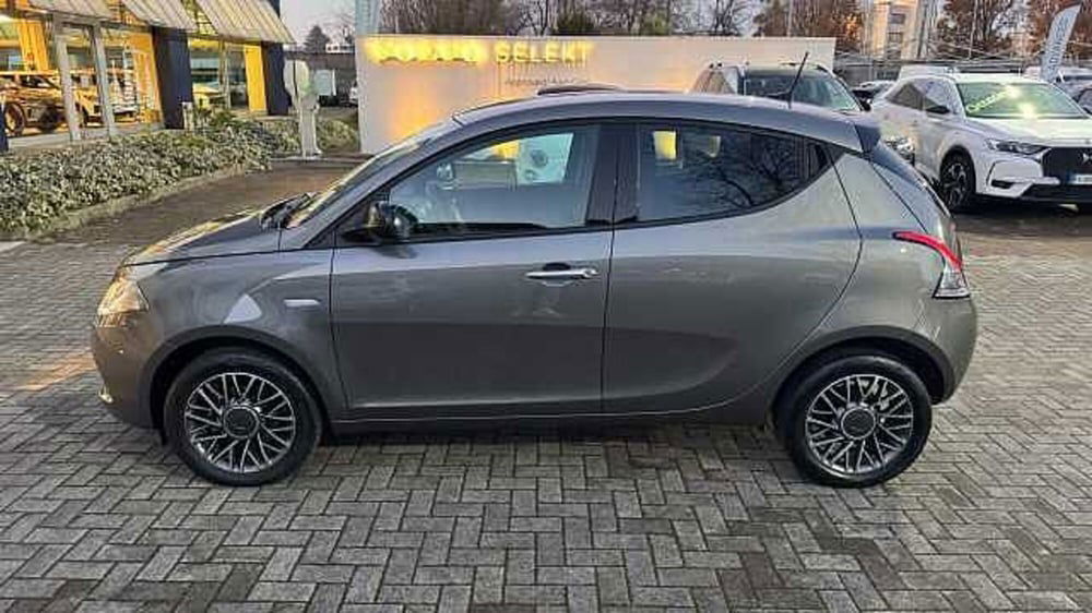 Lancia Ypsilon usata a Milano (3)