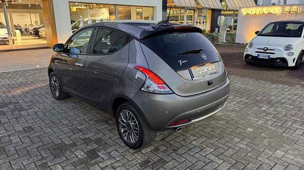 Lancia Ypsilon usata a Milano (4)