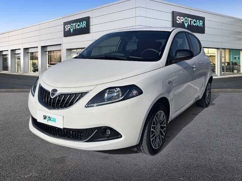 Lancia Ypsilon 1.0 FireFly 5 porte S&amp;S Hybrid Silver Plus del 2023 usata a Ravenna