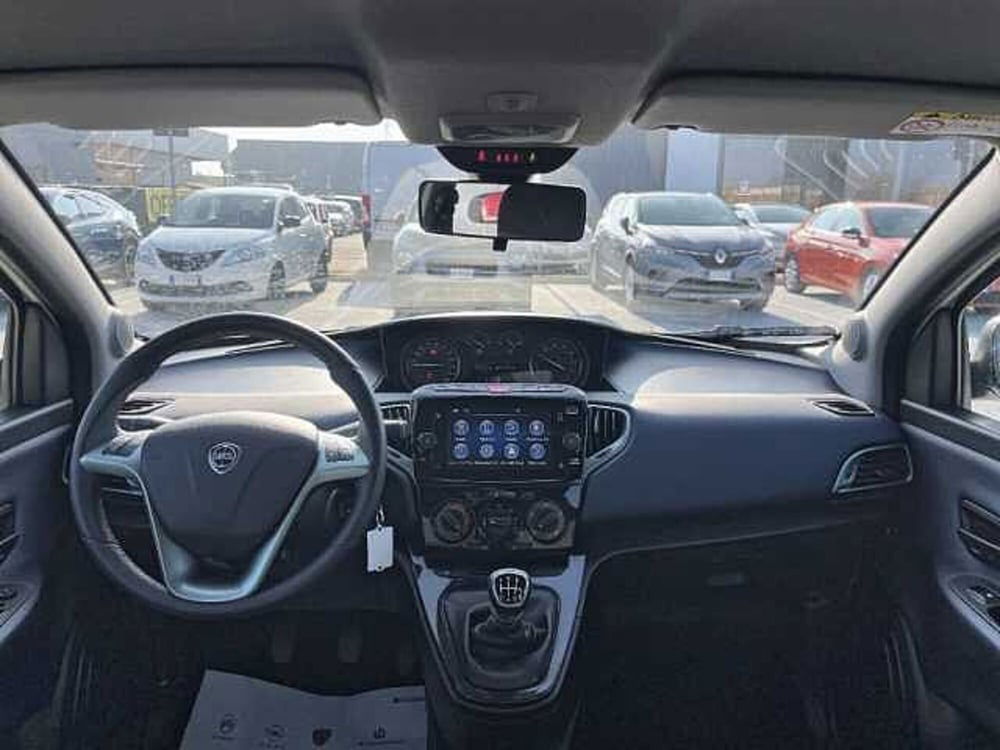 Lancia Ypsilon usata a Ravenna (10)