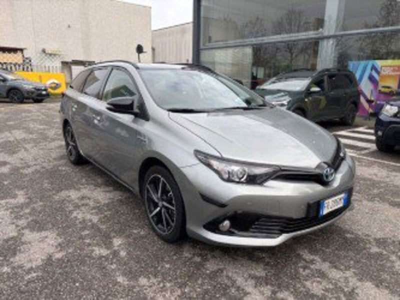 Toyota Auris Station Wagon 1.8 Hybrid Black Edition del 2018 usata a Treviglio