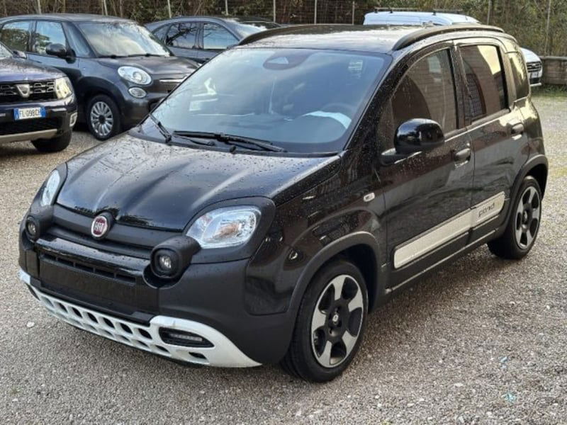 Fiat Panda Cross 1.0 firefly hybrid Cross s&s 70cv 5p.ti nuova a Roma