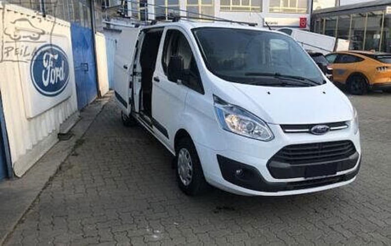 Ford Transit Custom  transit custom V710 320 2.0 ecoblue 170cv combi M1 Trend L2H1 AWD A8 del 2018 usata a Pavone Canavese