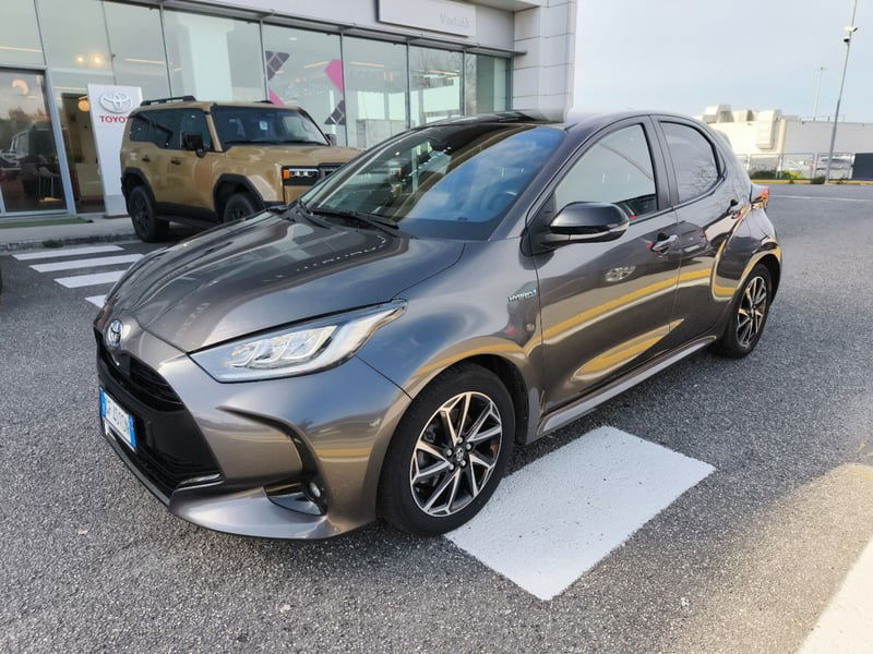 Toyota Yaris 1.5 Hybrid 5 porte Lounge del 2021 usata a Reggio Calabria