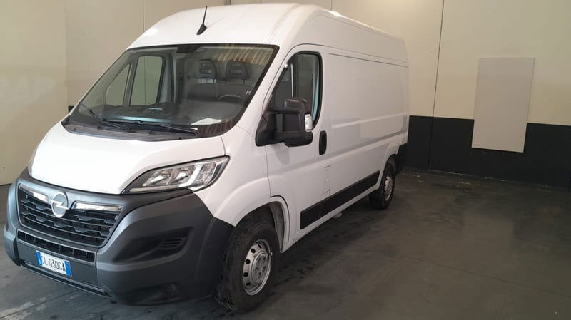 Opel Movano Furgone 33 L2H2 2.2 Bluehdi 120cv S&S del 2022 usata a Milano