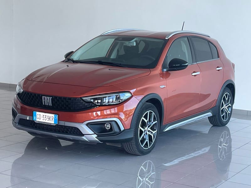 Fiat Tipo Tipo 1.0 5 porte Cross  del 2021 usata a Lecce