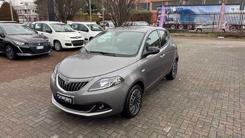 Lancia Ypsilon 1.0 FireFly 5 porte S&S Hybrid Ecochic UnYca del 2024 usata a Legnano