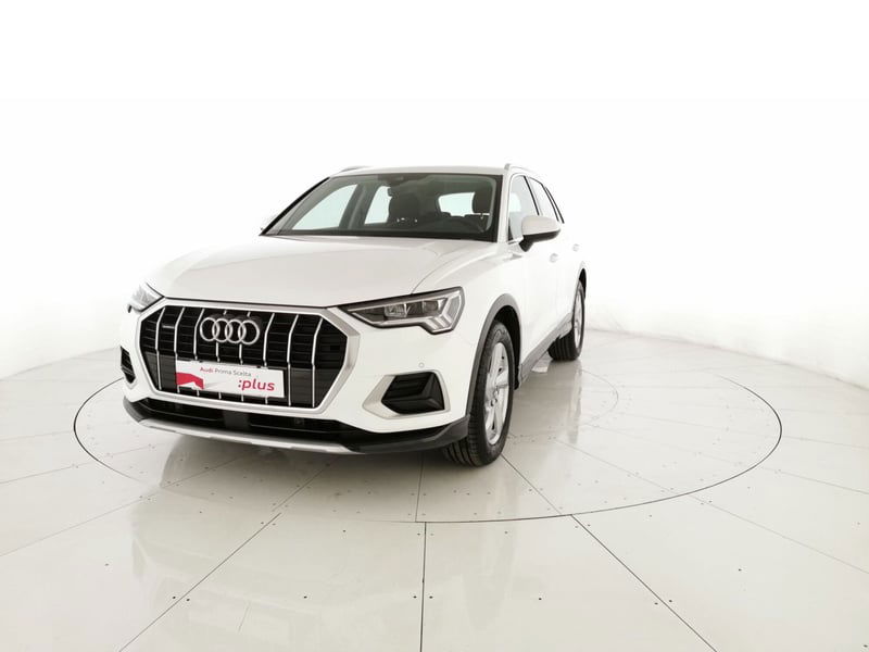 Audi Q3 35 2.0 tdi Business Advanced s-tronic del 2021 usata a Campobasso