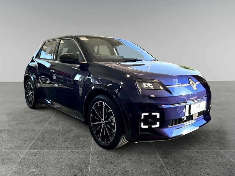 Renault Renault 5 Iconic Cinq comfort range 150cv nuova a Nova Milanese