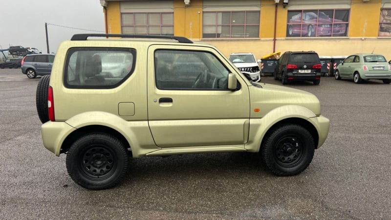 Suzuki Jimny 1.3i 16V cat 4WD Special  del 2011 usata a Tortona