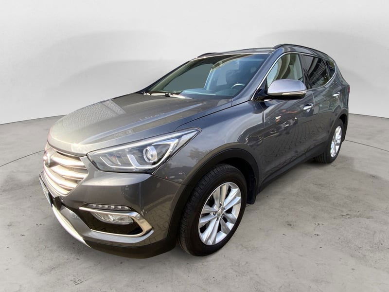 Hyundai Santa Fe 2.0 CRDi VGT 4WD Comfort del 2016 usata a Perugia