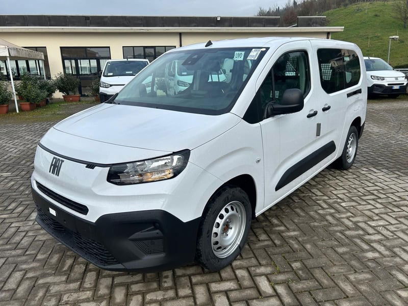 Fiat Doblò Furgone crew cab 1.5 bluehdi 100cv nuova a Terranuova Bracciolini