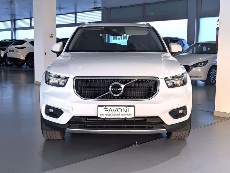 Volvo XC40 T2 Geartronic Momentum Pro  del 2020 usata a Pescara