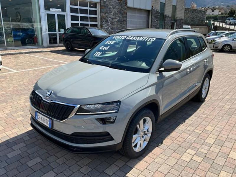 Skoda Karoq 2.0 TDI EVO SCR 4x4 DSG Executive del 2022 usata a Talamona