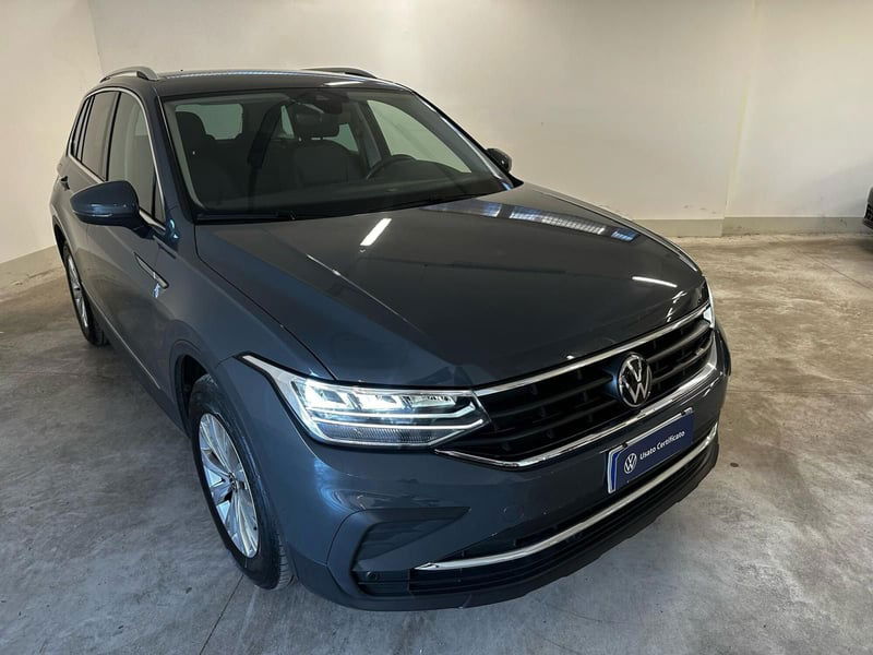 Volkswagen Tiguan 2.0 TDI 150 CV SCR DSG Life del 2023 usata a Avezzano