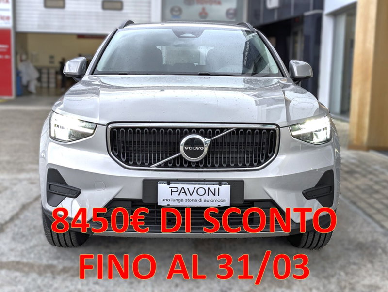Volvo XC40 B3 automatico Essential nuova a Pescara