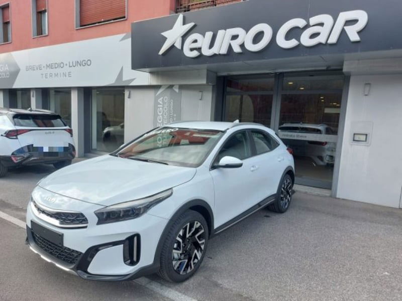 Kia XCeed 1.5 t-gdi mhev Business 140cv mt nuova a Piancogno