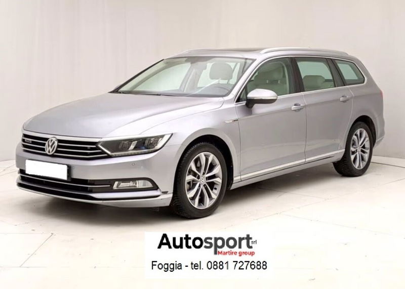 Volkswagen Passat Variant 2.0 TDI SCR EVO DSG Executive del 2021 usata a Foggia