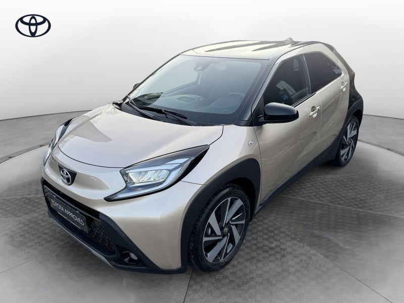 Toyota Aygo X 1.0 VVT-i 72 CV 5 porte Limited S-CVT del 2023 usata a Como