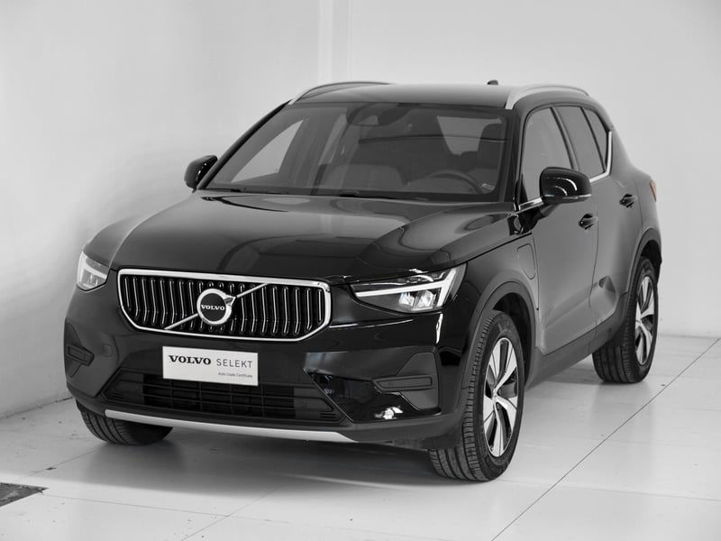 Volvo XC40 T4 Recharge Plug-in Hybrid automatico Core del 2023 usata a Prato