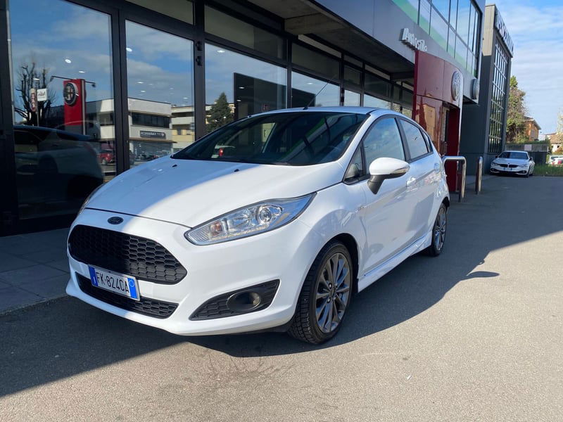 Ford Fiesta 1.5 TDCi 95CV 5 porte ST-Line del 2017 usata a Reggio nell'Emilia