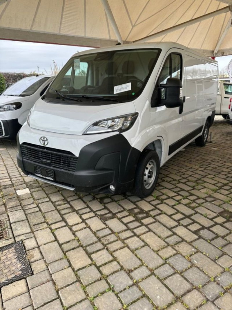 Toyota Proace Max Furgone Max 33 2.2d 120cv L2H2 Business nuova a Roma