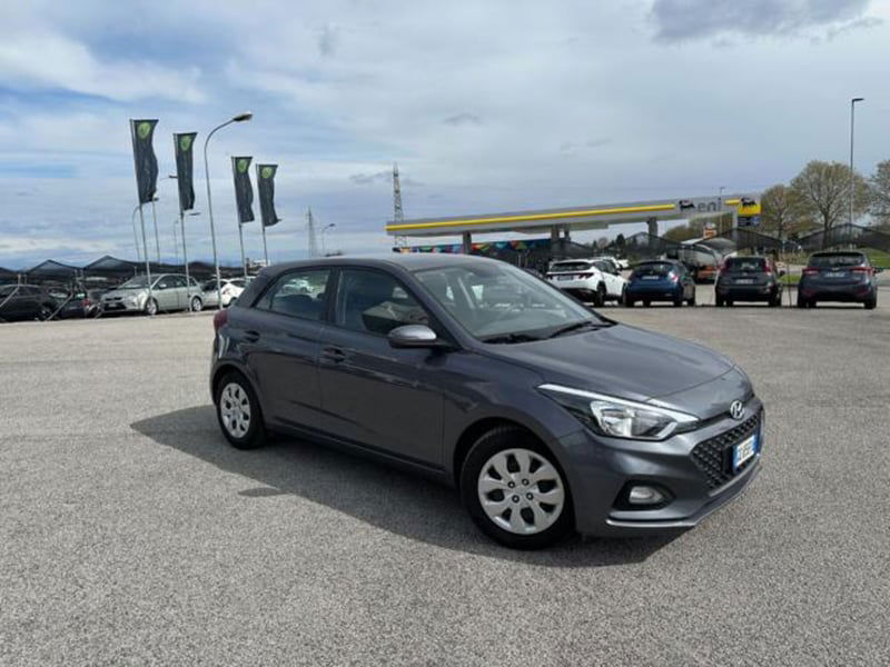 Hyundai i20 1.2 5 porte Connectline del 2019 usata a Maniago