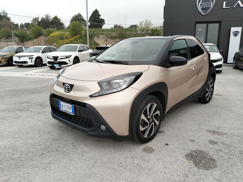 Toyota Aygo X 1.0 VVT-i 72 CV 5p. Undercover S-CVT del 2023 usata a Matera