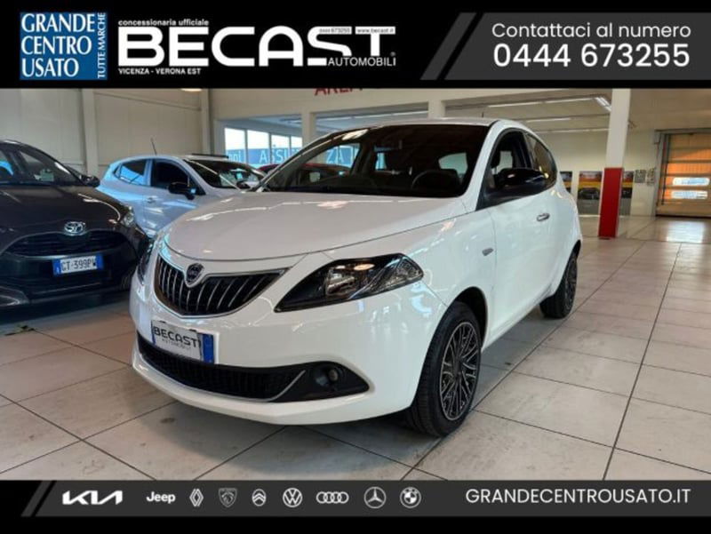 Lancia Ypsilon 1.0 FireFly 5 porte S&S Hybrid Ecochic Gold del 2024 usata a Brendola