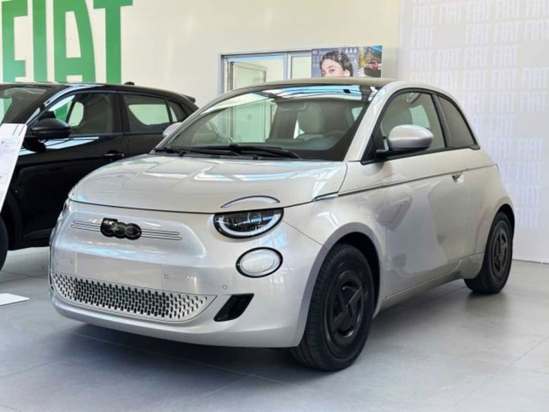Fiat 500e 42 kWh Giorgio Armani nuova a Caspoggio