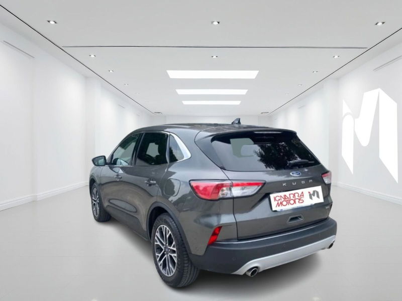 Ford Kuga 2.5 Plug In Hybrid 225 CV CVT 2WD Titanium del 2021 usata a Latina