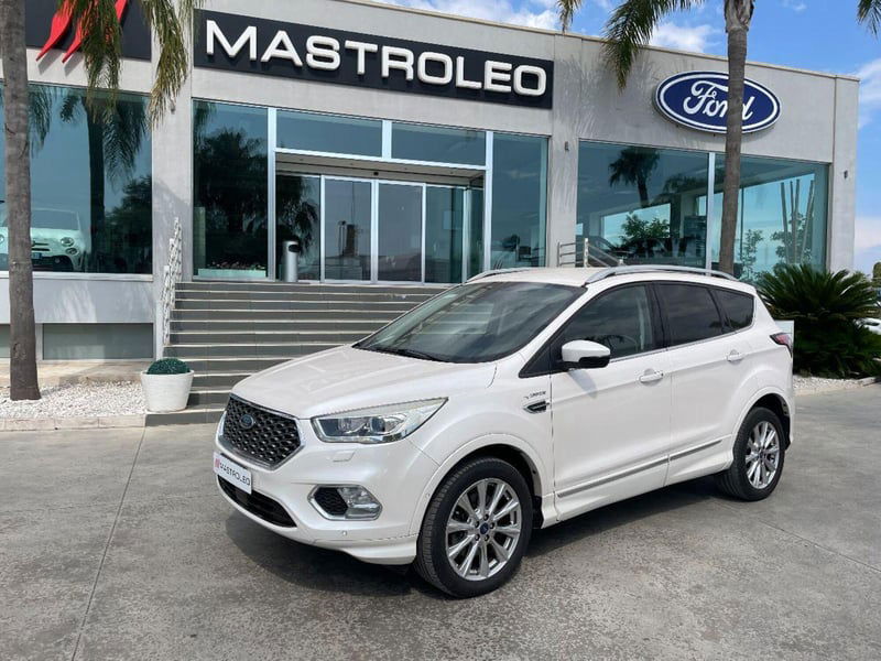 Ford Kuga 2.0 TDCI 180 CV S&S 4WD Vignale del 2018 usata a Tricase