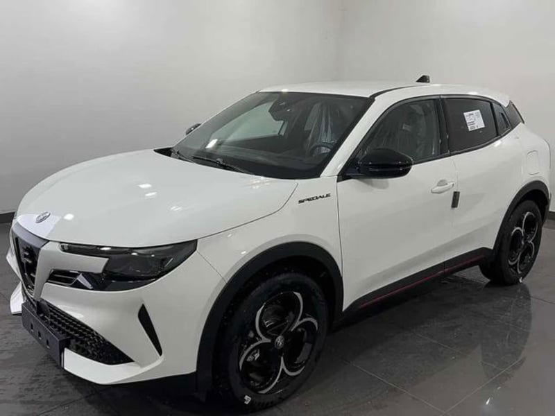 Alfa Romeo Junior 1.2 ibrida Speciale 145cv edct6 nuova a Bassano del Grappa