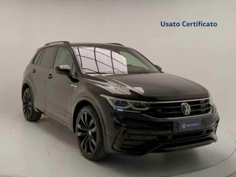 Volkswagen Tiguan 2.0 TDI 150 CV SCR DSG 4MOTION Life del 2021 usata a Pratola Serra