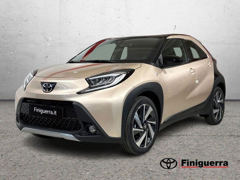 Toyota Aygo X 1.0 VVT-i 72 CV 5p. Undercover S-CVT nuova a Civate