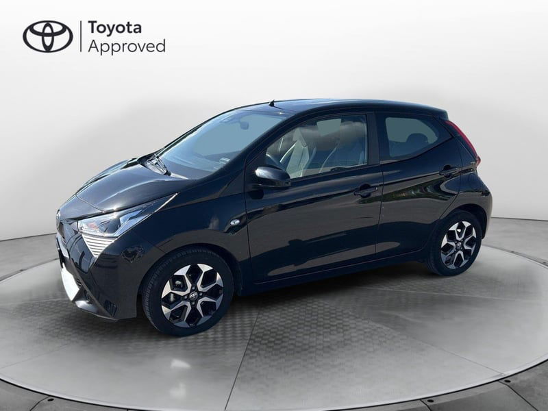 Toyota Aygo Connect 1.0 VVT-i 72 CV 5 porte x-play del 2021 usata a Melilli