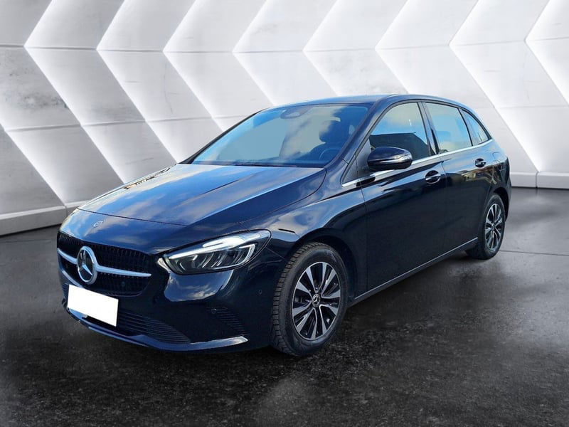 Mercedes-Benz Classe B 180 d Advanced auto del 2024 usata a Salerno