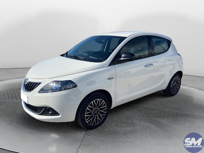 Lancia Ypsilon 1.0 FireFly 5 porte S&S Hybrid Gold Plus del 2024 usata a Siena
