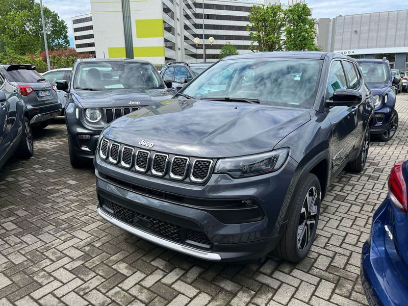 Jeep Compass 1.5 turbo t4 mhev Altitude 2wd 130cv dct nuova a Milano