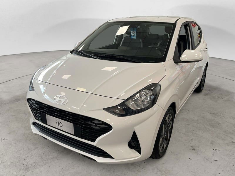 Hyundai i10 1.0 mpi Connectline 63cv auto nuova a Madignano