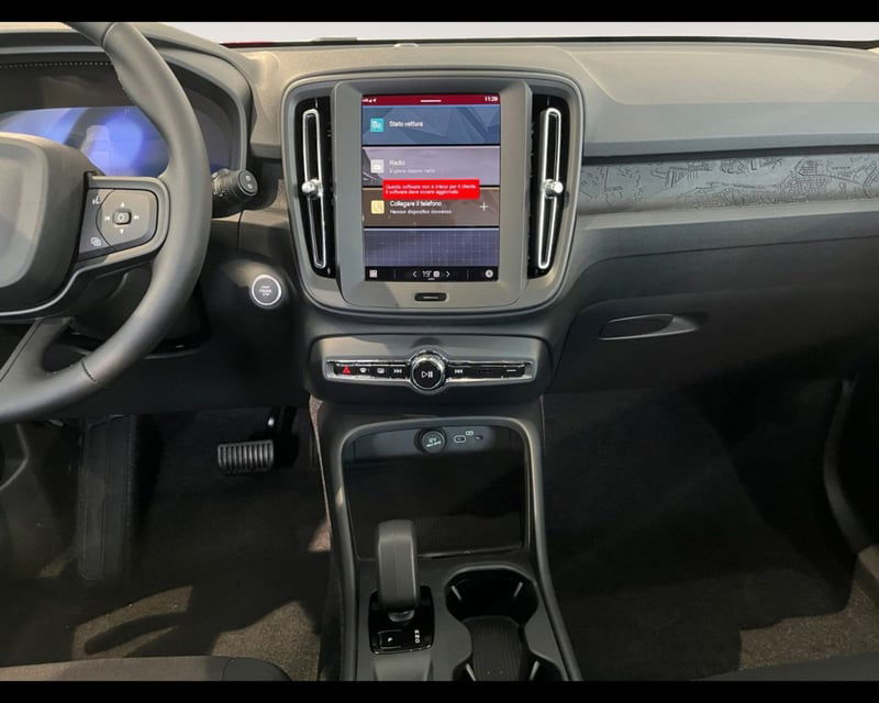 Volvo XC40 B3 automatico Essential nuova a Ravenna