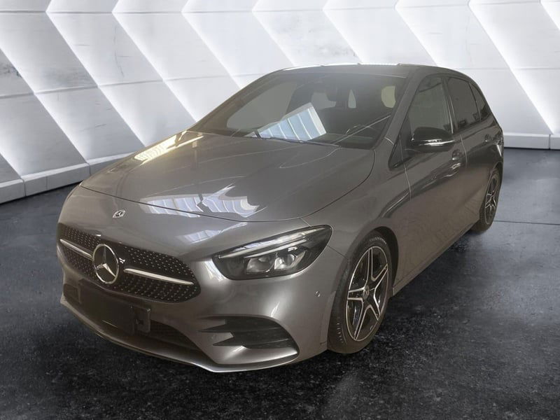 Mercedes-Benz Classe B 200 d Automatic Premium del 2022 usata a Napoli