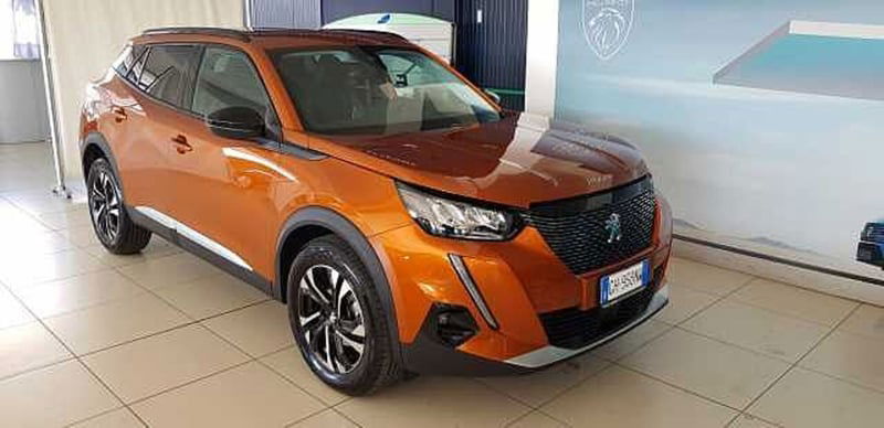Peugeot 2008 PureTech 100 S&S Allure Pack del 2022 usata a Pordenone