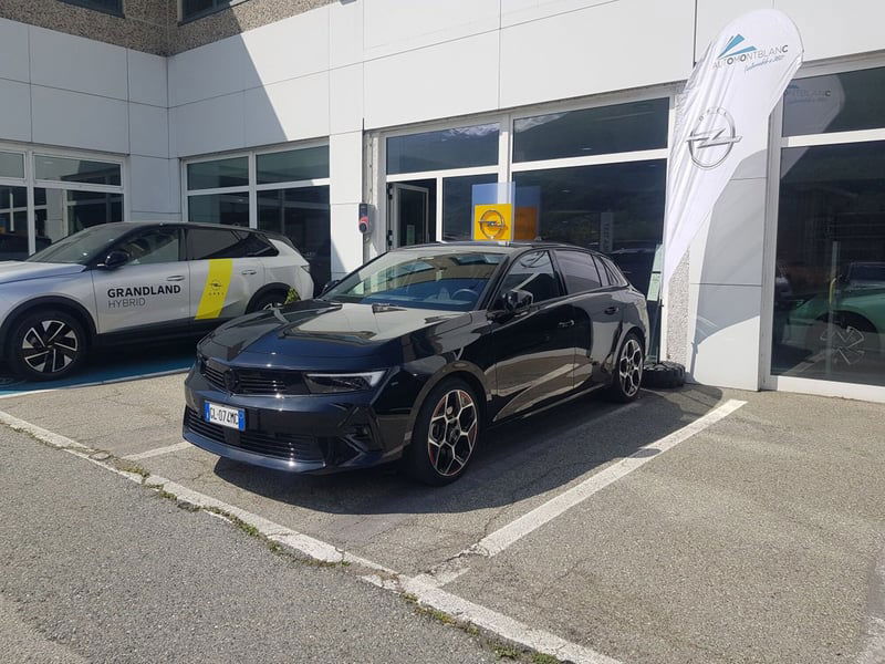 Opel Astra 1.6 Hybrid 180 CV AT8 GS Line del 2023 usata a Saint-Christophe