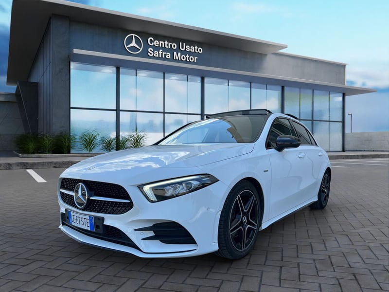 Mercedes-Benz Classe A 180 d Automatic Premium del 2021 usata a Rende