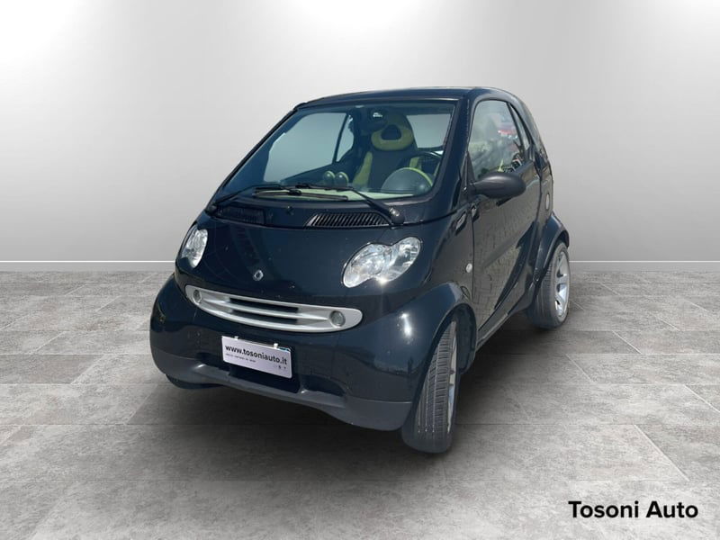 smart Fortwo 60 1.0 Black Passion del 2005 usata a Sarteano